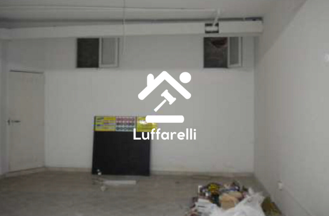 Immagine di NEGOZIO O LOCALE COMMERCIALE VIALE MANZONI – POMEZIA