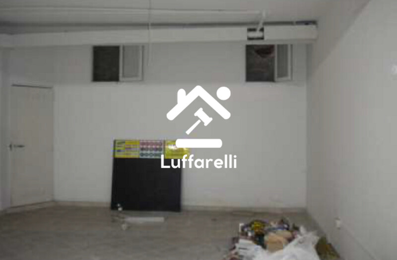 Immagine di NEGOZIO O LOCALE COMMERCIALE VIALE MANZONI – POMEZIA