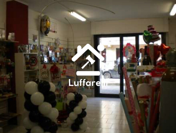 NEGOZIO O LOCALE COMMERCIALE VIALE MANZONI - POMEZIA — foto 4
