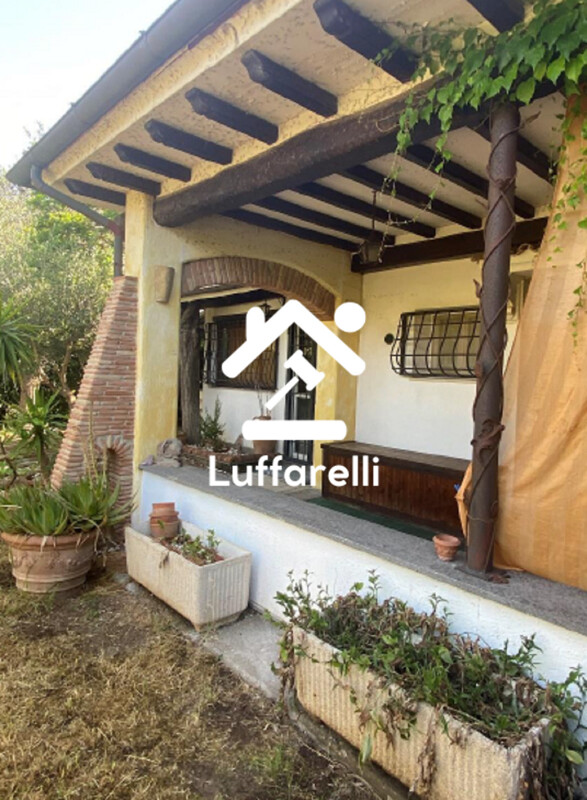 Immagine di VILLINO VIA CAMPO DI CARNE – ARDEA (RM)