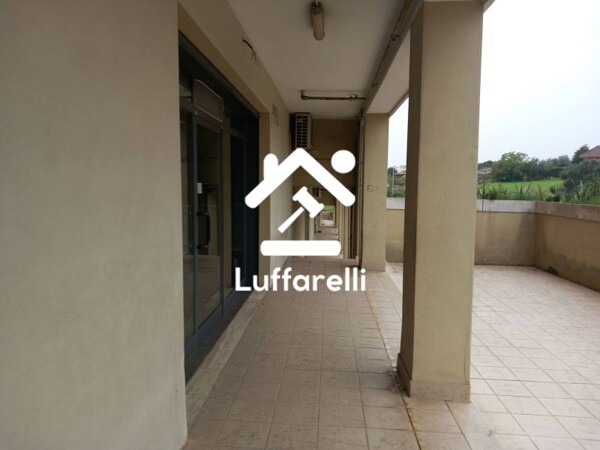 LOCALE COMMERCIALE VIA GIUSEPPE GIUNCHI - ROMA — foto 8