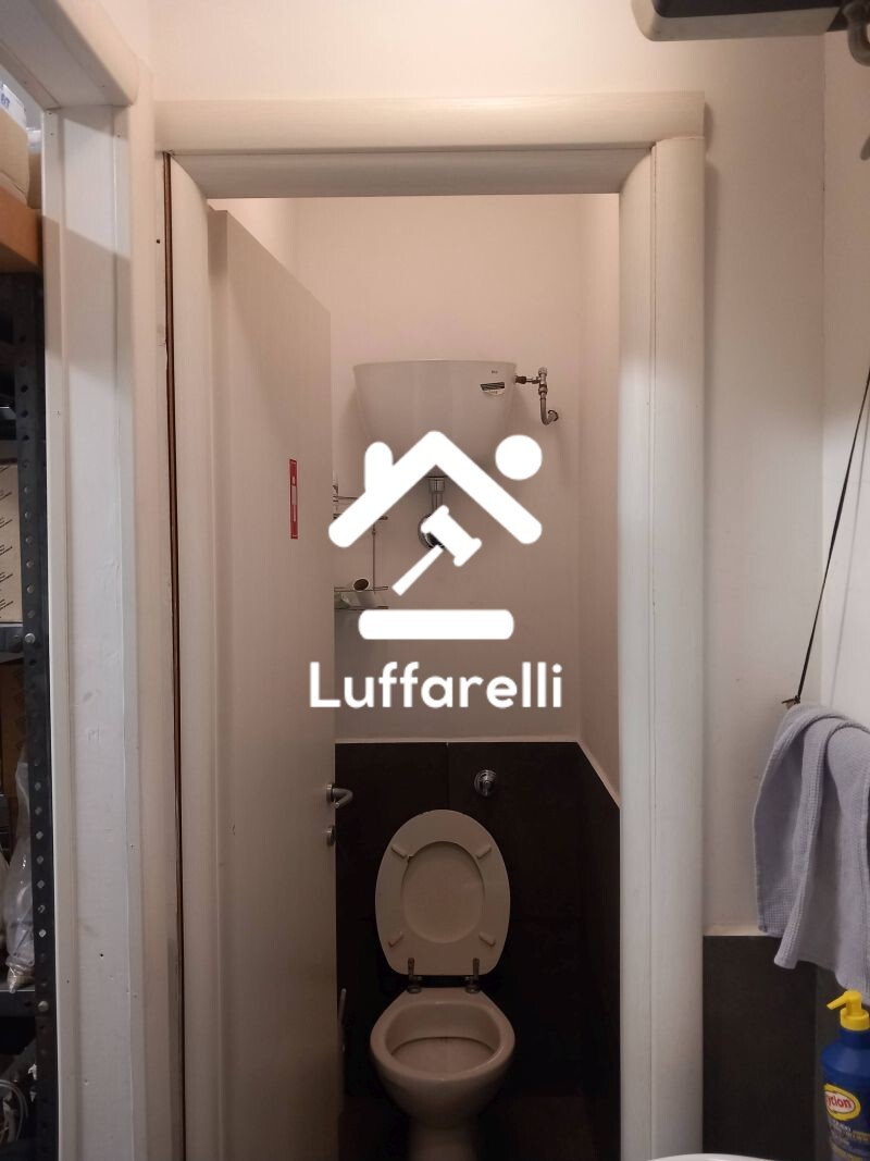 LOCALE COMMERCIALE VIA GIUSEPPE GIUNCHI - ROMA — foto 5