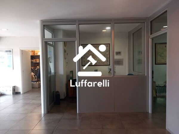 LOCALE COMMERCIALE VIA GIUSEPPE GIUNCHI - ROMA — foto 3