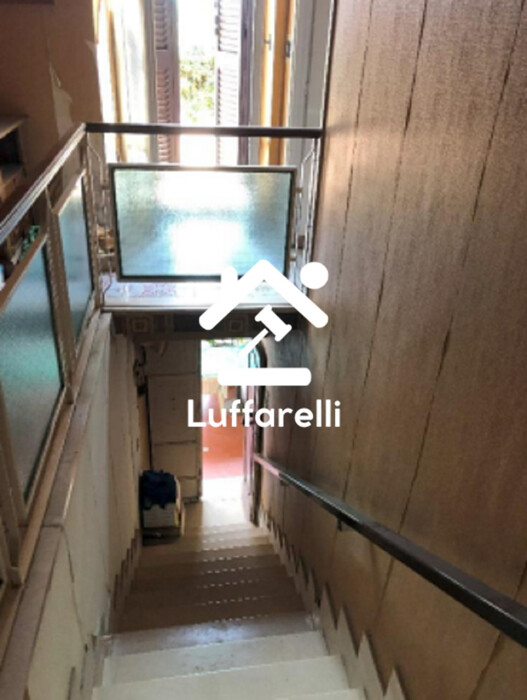 Immagine di LOCALE COMMERCIALE PIAZZA CENTOGOCCE – LARIANO