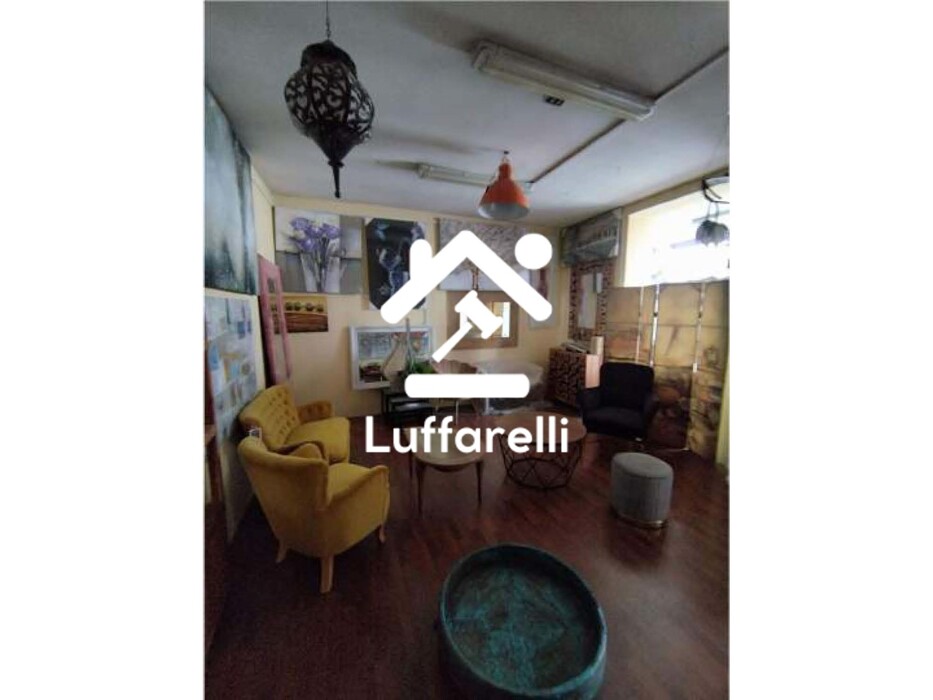 Immagine di FABBRICATO E TERRENI VIA CIRCONVALLAZIONE ORIENTARE – ROMA