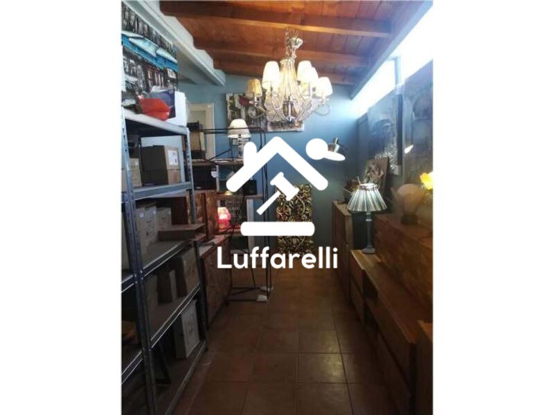 Immagine di FABBRICATO E TERRENI VIA CIRCONVALLAZIONE ORIENTARE – ROMA