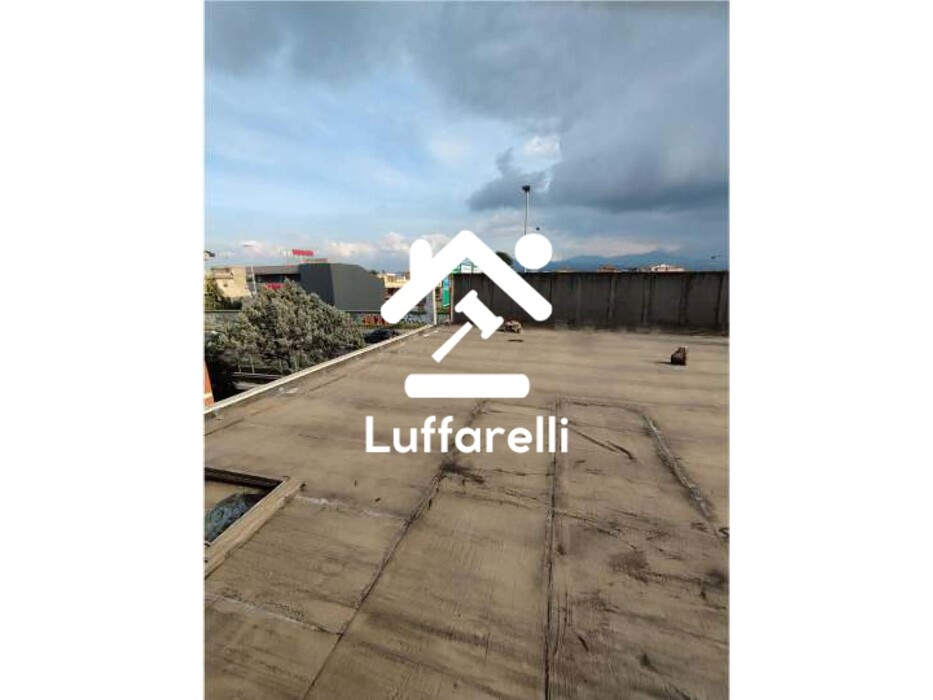 Immagine di FABBRICATO E TERRENI VIA CIRCONVALLAZIONE ORIENTARE – ROMA