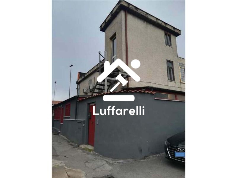 Immagine di FABBRICATO E TERRENI VIA CIRCONVALLAZIONE ORIENTARE – ROMA