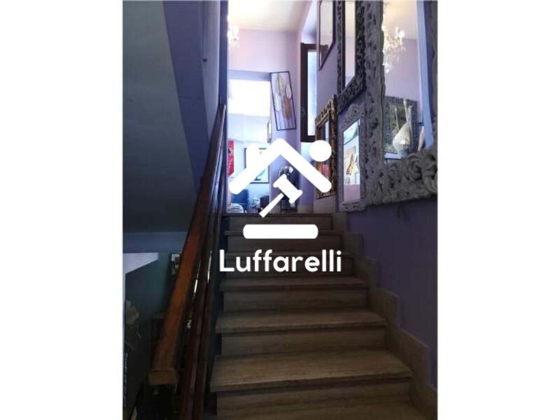 Immagine di FABBRICATO E TERRENI VIA CIRCONVALLAZIONE ORIENTARE – ROMA