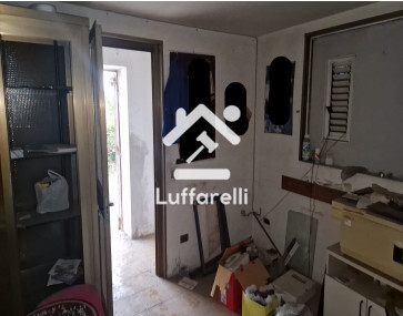 Immagine di APPARTAMENTO E LOCALE ARTIGIANALE VIA LOMBARDIA – SEZZE SCALO (LT)