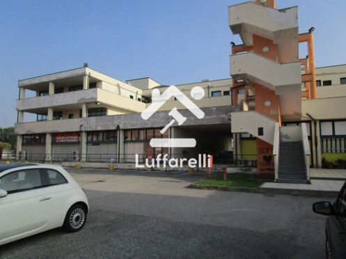 Immagine di MAGAZZINO VIA FRATELLI DI DIO – MAGENTA (MI)
