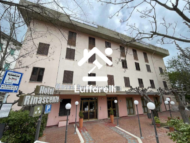 Immagine di ATTIVITÀ RICETTIVE / SCOPO COMMERCIALE VIALE G. BACCELLI – CHIANCIANO TERME