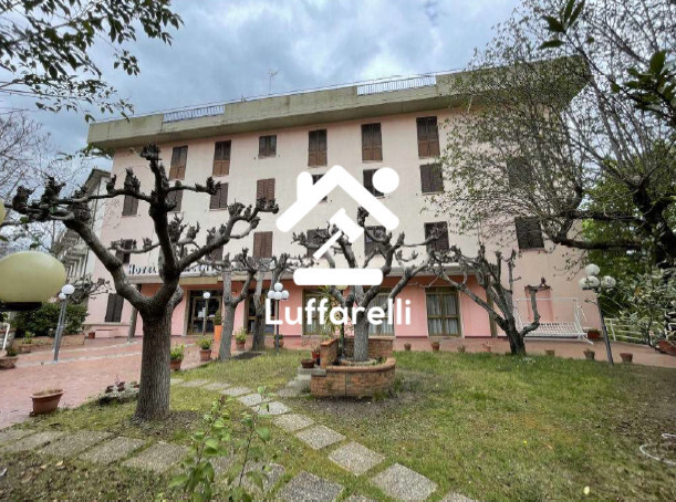 Immagine di ATTIVITÀ RICETTIVE / SCOPO COMMERCIALE VIALE G. BACCELLI – CHIANCIANO TERME