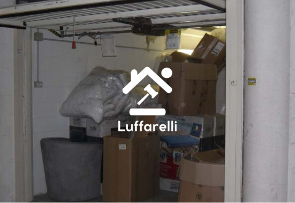 Immagine di BOX AUTO VIALE DI TOR DI QUINTO – ROMA