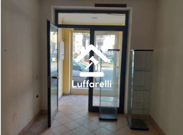 Immagine di LOCALE COMMERCIALE CORSO ACHILLE SPATUZZI – SAN GIORGIO A LIRI (FR)