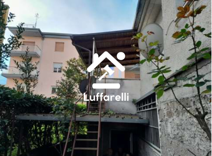 Immagine di LOCALE COMMERCIALE CORSO ACHILLE SPATUZZI – SAN GIORGIO A LIRI (FR)