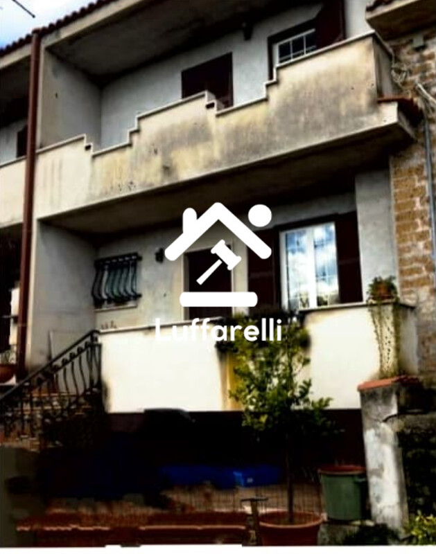 Immagine di VILLETTA A SCHIERA VIA CIVITA CASTELLANA – CASTEL SANT’ELIA (VT)