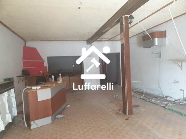 NEGOZIO O LOCALE COMMERCIALE VIA MONTE TERMINILLO - LATINA — foto 4