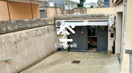 Immagine di DEPOSITO / MAGAZZINO VIA ALFIERI – LATINA