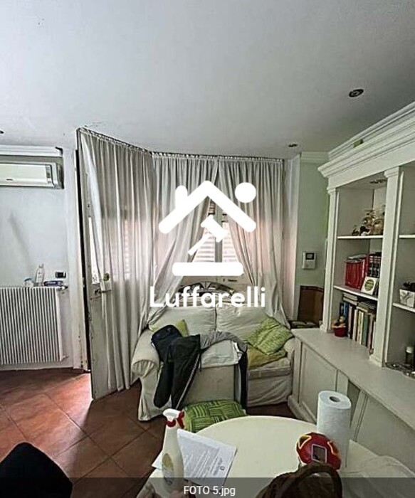 Immagine di NEGOZI VIA ACHEMENIDE – ROMA