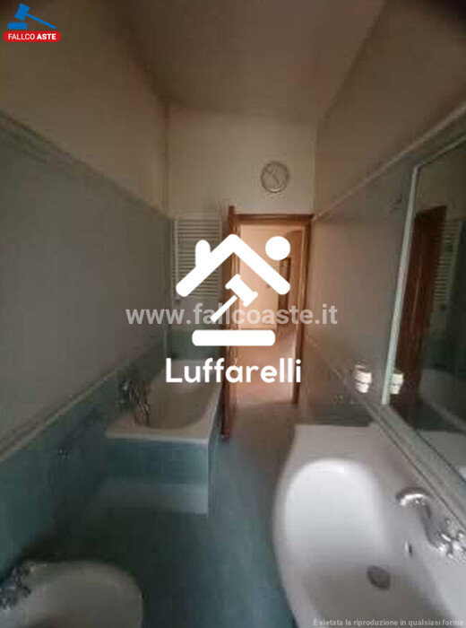 Immagine di APPARTAMENTO VIA CASATENOVO – ROMA