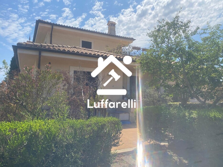 Immagine di CASA / VILLA STRADA COLLE MONTANARI – LATINA