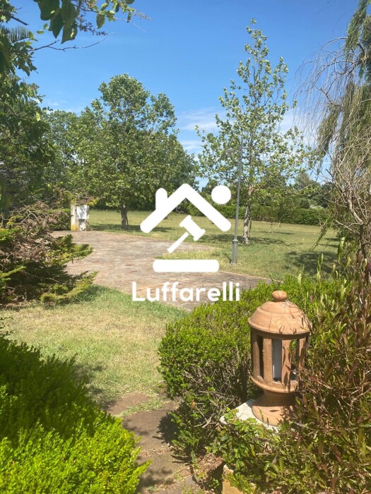 Immagine di CASA / VILLA STRADA COLLE MONTANARI – LATINA
