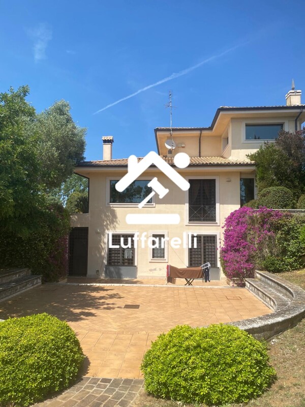 Immagine di CASA / VILLA STRADA COLLE MONTANARI – LATINA
