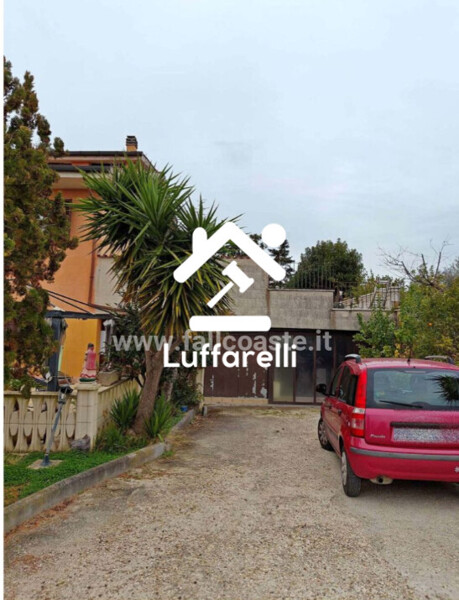 DEPOSITO / MAGAZZINO VIA CASAL BIANCO - GUIDONIA MONTECELIO — foto 3