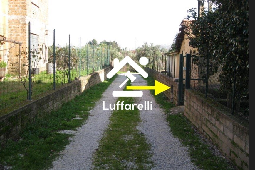 Immagine di TERRENO VIA COLLE CAGIOLI – LARIANO