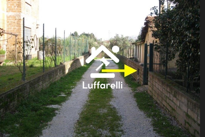 Immagine di TERRENO VIA COLLE CAGIOLI – LARIANO