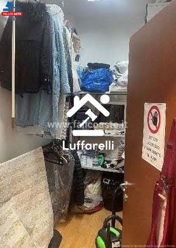 Immagine di NEGOZIO VIA COLLE DEL NOCE – SAN CESAREO