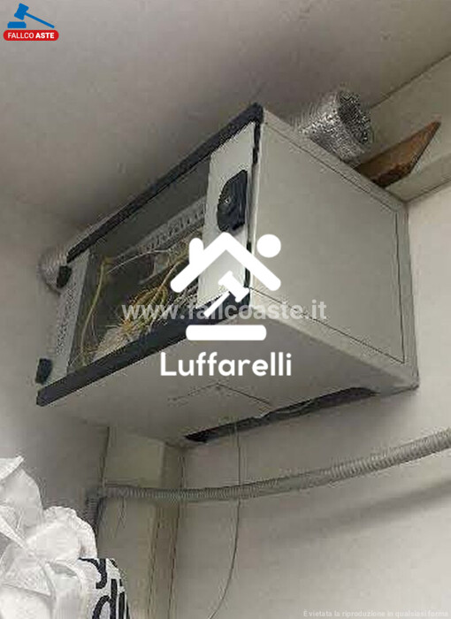 Immagine di NEGOZIO VIA COLLE DEL NOCE – SAN CESAREO