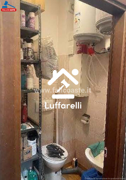 Immagine di NEGOZIO VIA COLLE DEL NOCE – SAN CESAREO