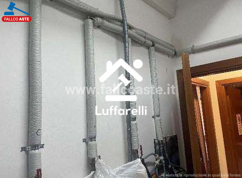 Immagine di NEGOZIO VIA COLLE DEL NOCE – SAN CESAREO