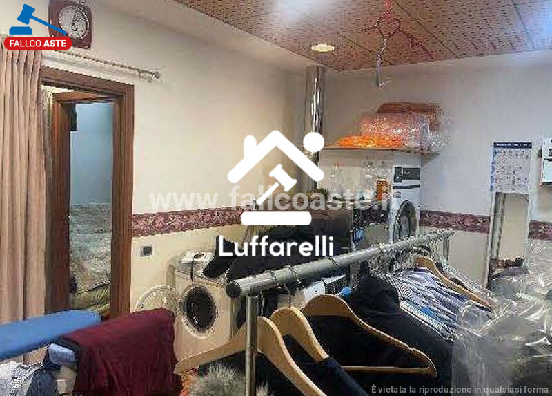 Immagine di NEGOZIO VIA COLLE DEL NOCE – SAN CESAREO