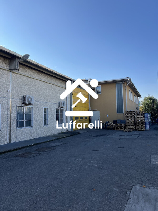 Immagine di CAPANNONE / IMMOBILI INDUSTRIALI VIA DON GIOVANNI MINZONI – TREZZO SULL’ADDA