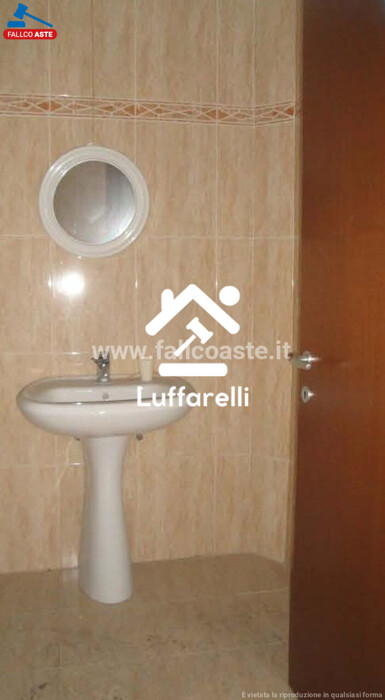 Immagine di LOCALE COMMERCIALE VIA S. GIORGIO MORGETO – ROMA