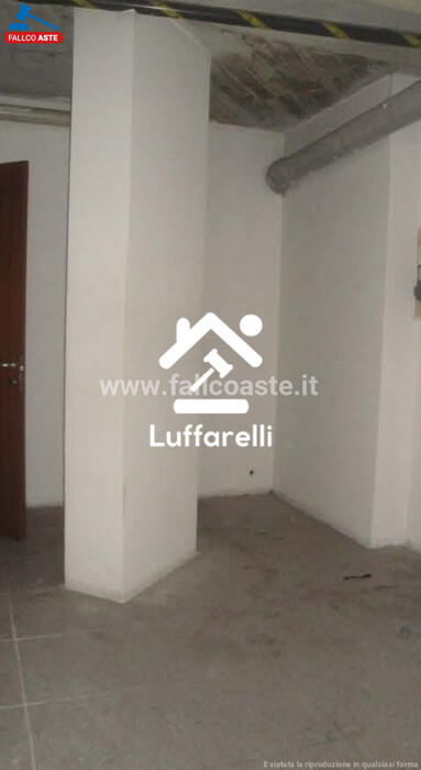 Immagine di LOCALE COMMERCIALE VIA S. GIORGIO MORGETO – ROMA