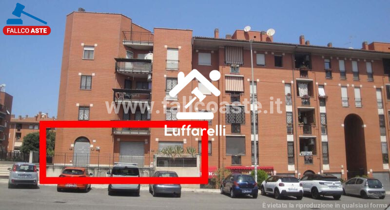 Immagine di LOCALE COMMERCIALE VIA CINQUEFRONDI – ROMA