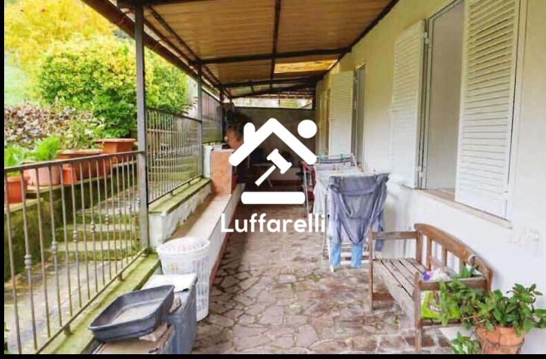 Immagine di CASA / VILLA STR. DEI SALICI – PALOMBARA SABINA