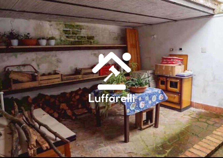 Immagine di CASA / VILLA STR. DEI SALICI – PALOMBARA SABINA