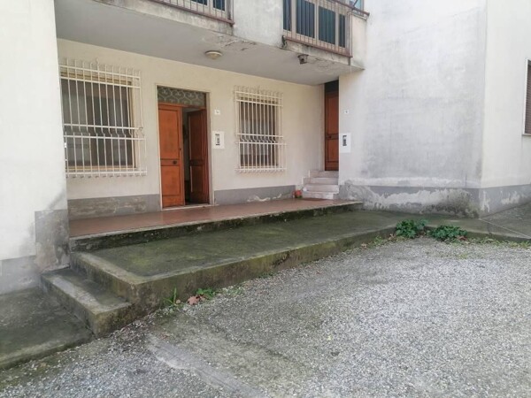 NEGOZIO O LOCALE COMMERCIALE STRADA SAN FRANCESCO - ROSIGNANO MONFERRATO — foto 4