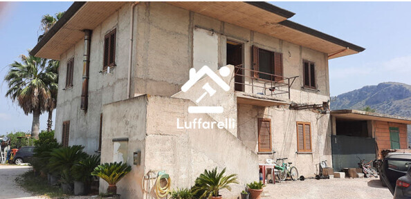 Immagine di CASA / VILLA LOC. LA FIORA – TERRACINA