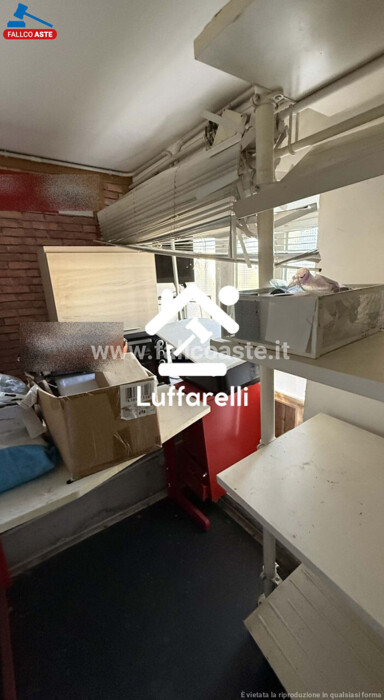 Immagine di LOCALE COMMERCIALE VIA DI DRAGONE – ROMA