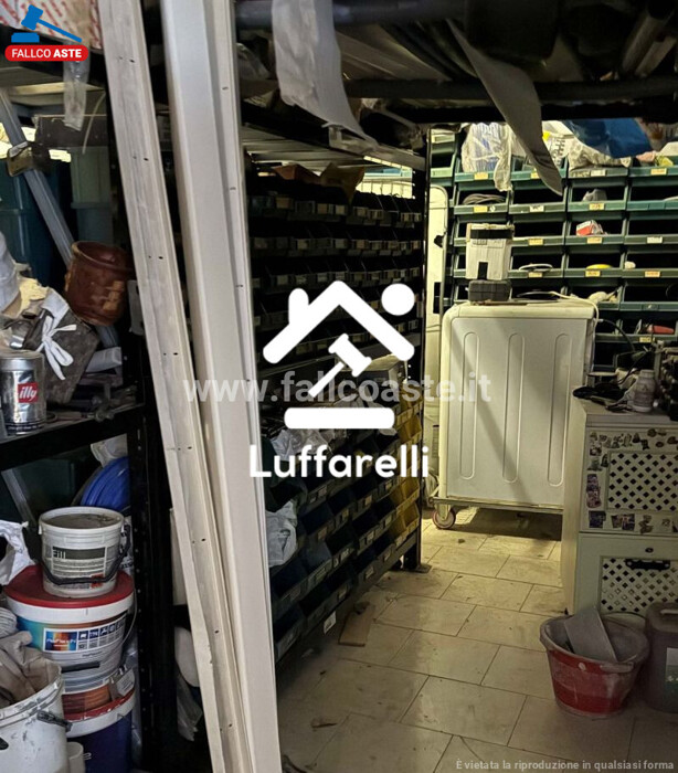 Immagine di LOCALE COMMERCIALE VIA DI DRAGONE – ROMA