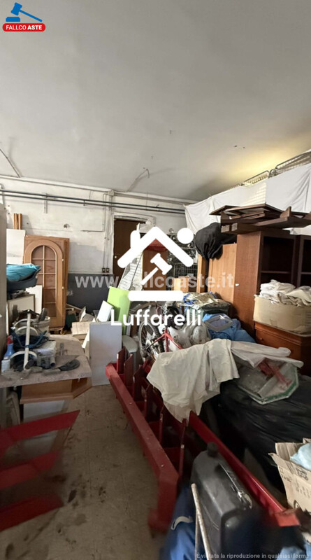 Immagine di LOCALE COMMERCIALE VIA DI DRAGONE – ROMA