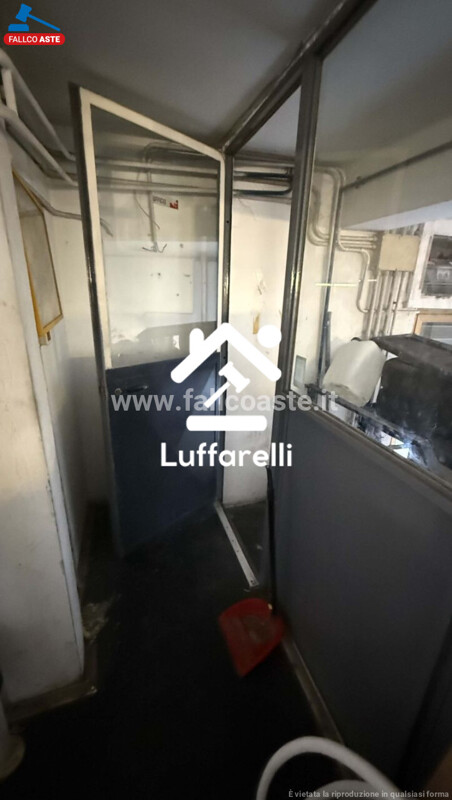 Immagine di LOCALE COMMERCIALE VIA DI DRAGONE – ROMA