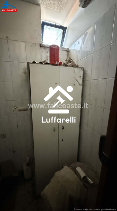 Immagine di LOCALE COMMERCIALE VIA DI DRAGONE – ROMA