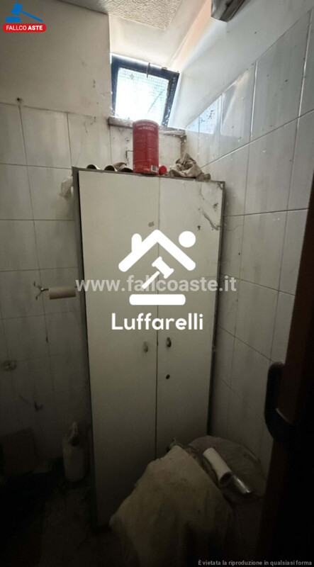 Immagine di LOCALE COMMERCIALE VIA DI DRAGONE – ROMA